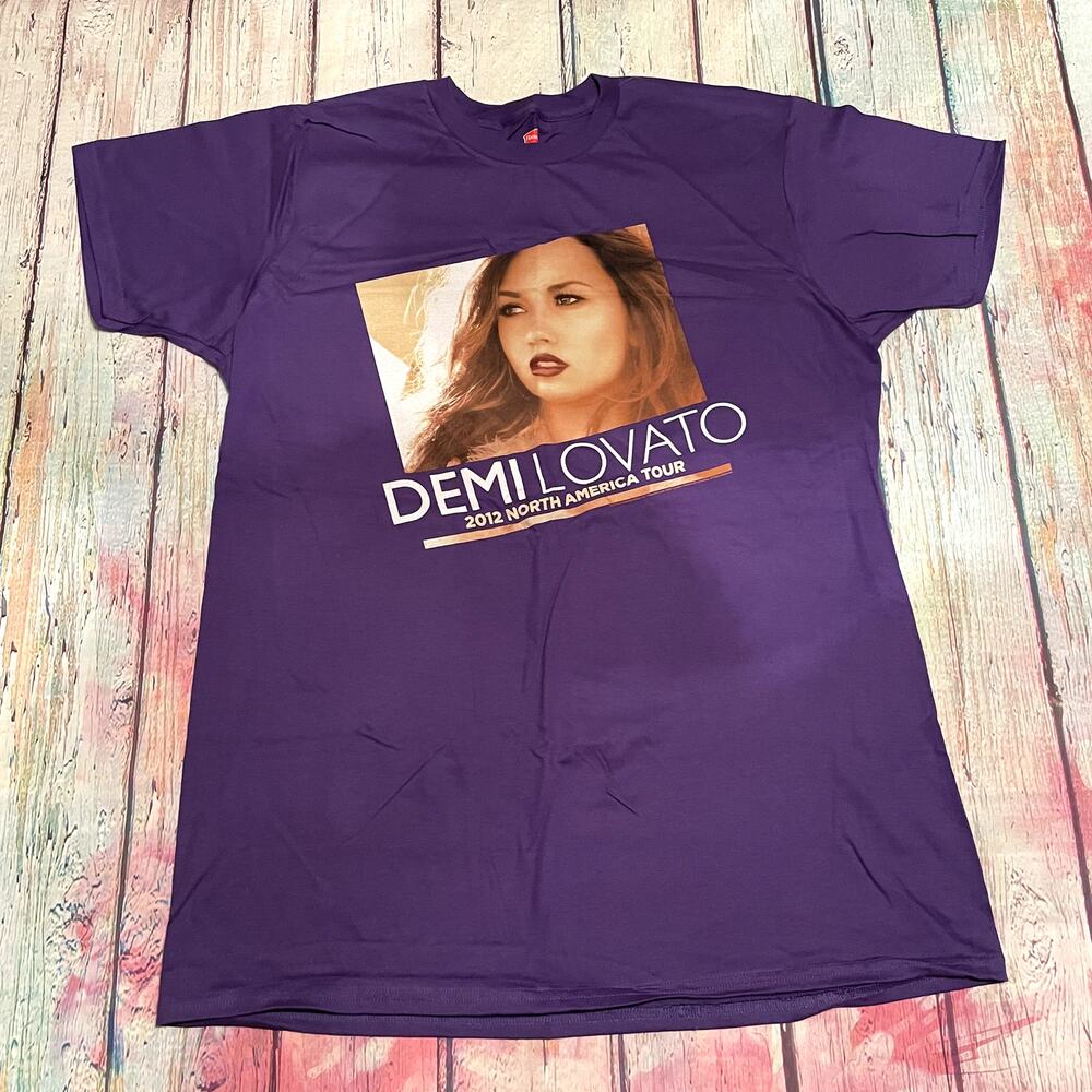 Demi Lovato Top Womens Large Purple Graphic 2012 North American Tour Tee T-Shirt